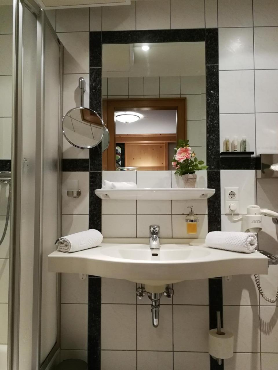 Hotel Schieferhof à Schmallenberg Extérieur photo